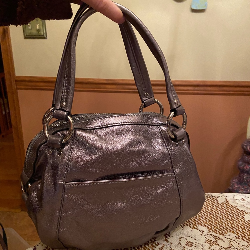 B Makowsky silver metallic handbag - Picture 3 of 3